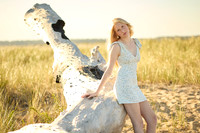 Emma beach senior photos 2025