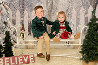 Kristin's family holiday studio photos 2025