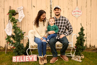 Liv's family at Spencer Peirce Little Farm holiday and fall photos 15 minute mini session