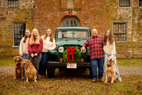 Autumn's family holiday mini session at Spencer Peirce Little Farm