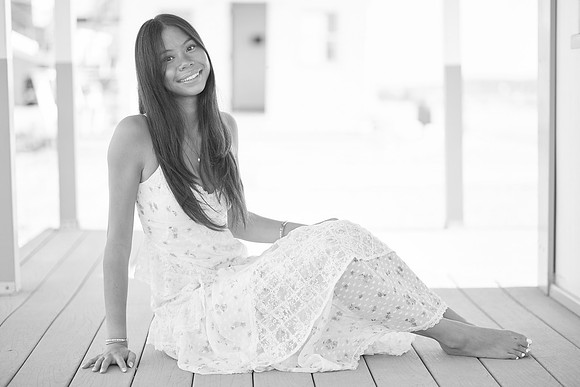 Phoebe Li 1 0050