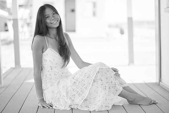 Phoebe Li 1 r 0056