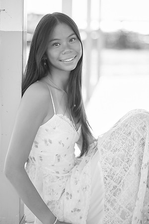 Phoebe Li 1 r 0024
