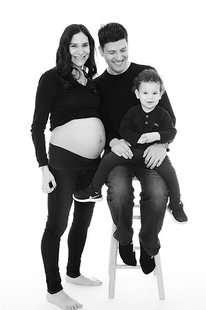 Baby belly photo shoot - Rebecca and Bryan