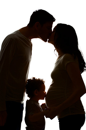 Baby belly photo shoot - Rebecca and Bryan