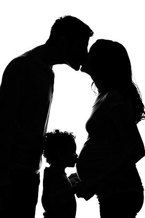 Baby belly photo shoot - Rebecca and Bryan