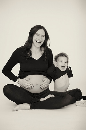 Baby belly photo shoot - Rebecca and Bryan