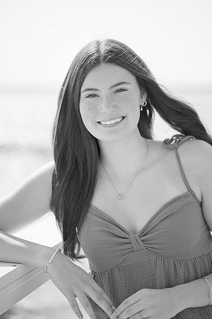 Olivia retouched 16