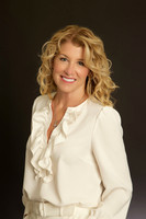 professional studio headshots Liz